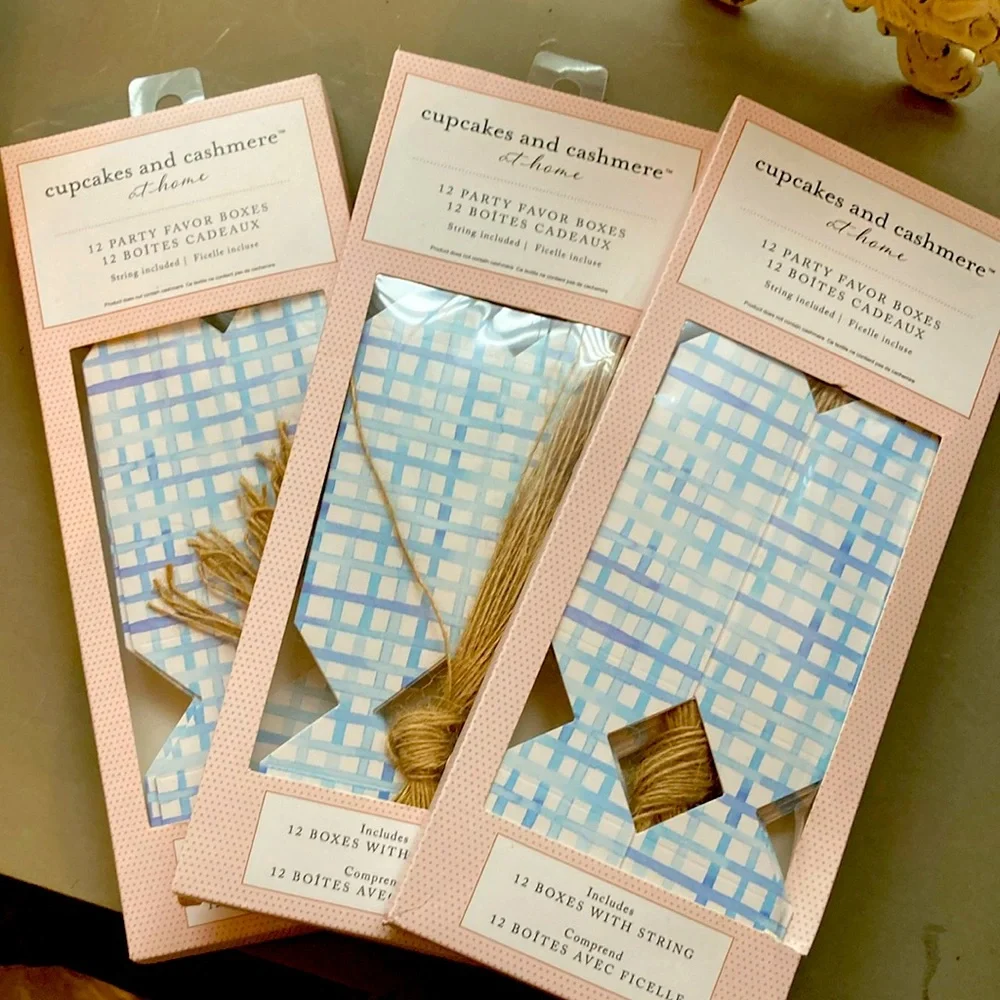 Cupcakes and cashmere at home 12 count party favor boxes with burlap ties